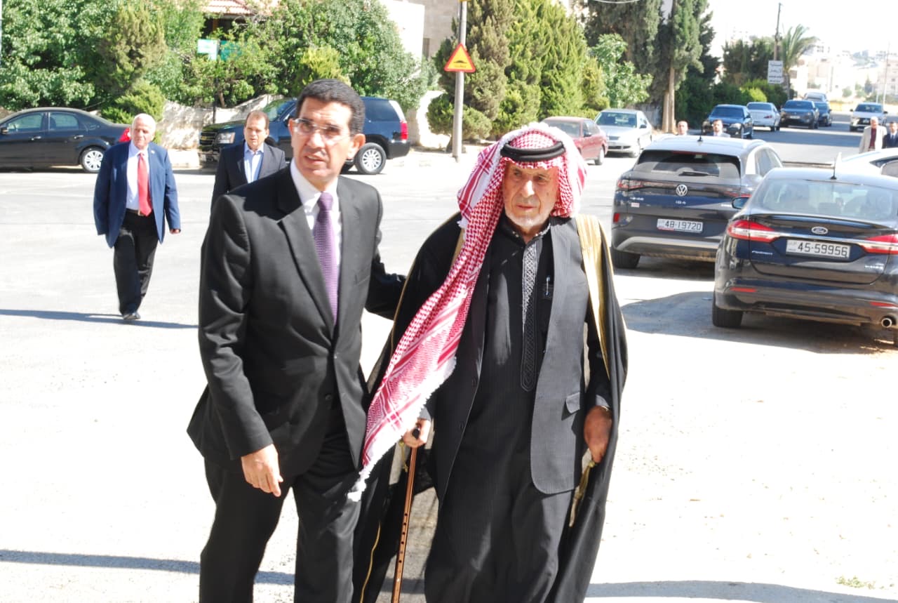 العزة والشوابكة نسايب.. دودين طلب وجابر اعطى- صور