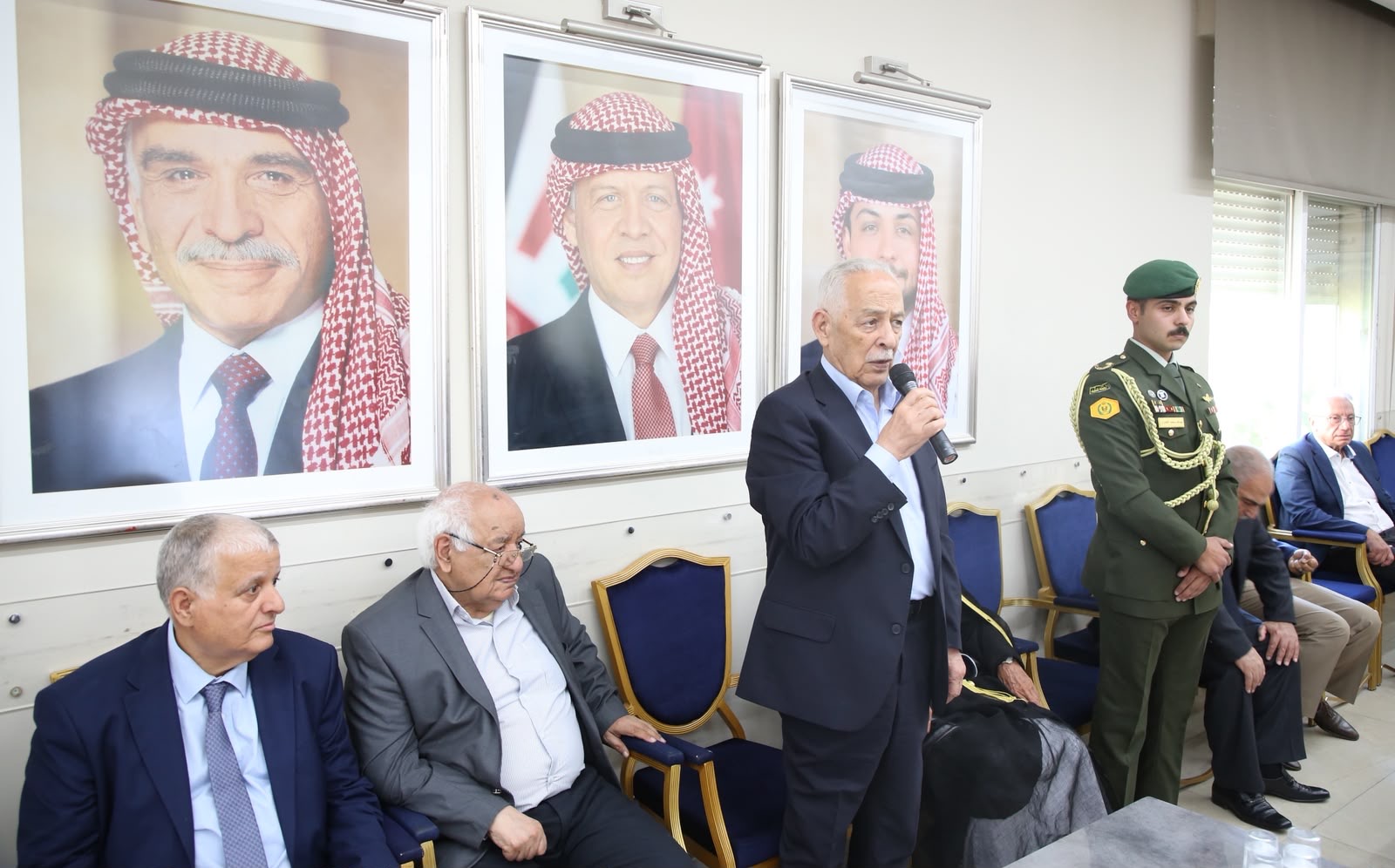 مندوبا عن الملك وولي العهد.. العيسوي يعزي عشيرة المعايطة
