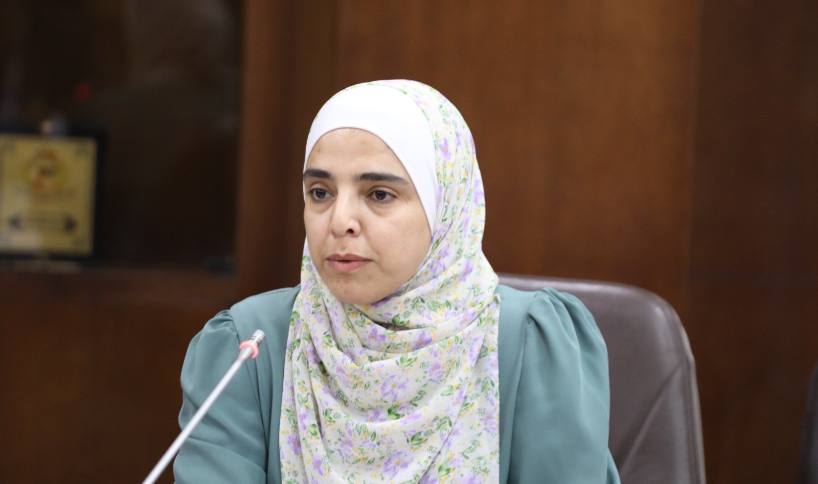 وزير الشؤون السياسية والبرلمانية يلتقي عدد من مراكز الدراسات في الجامعات الأردنية
