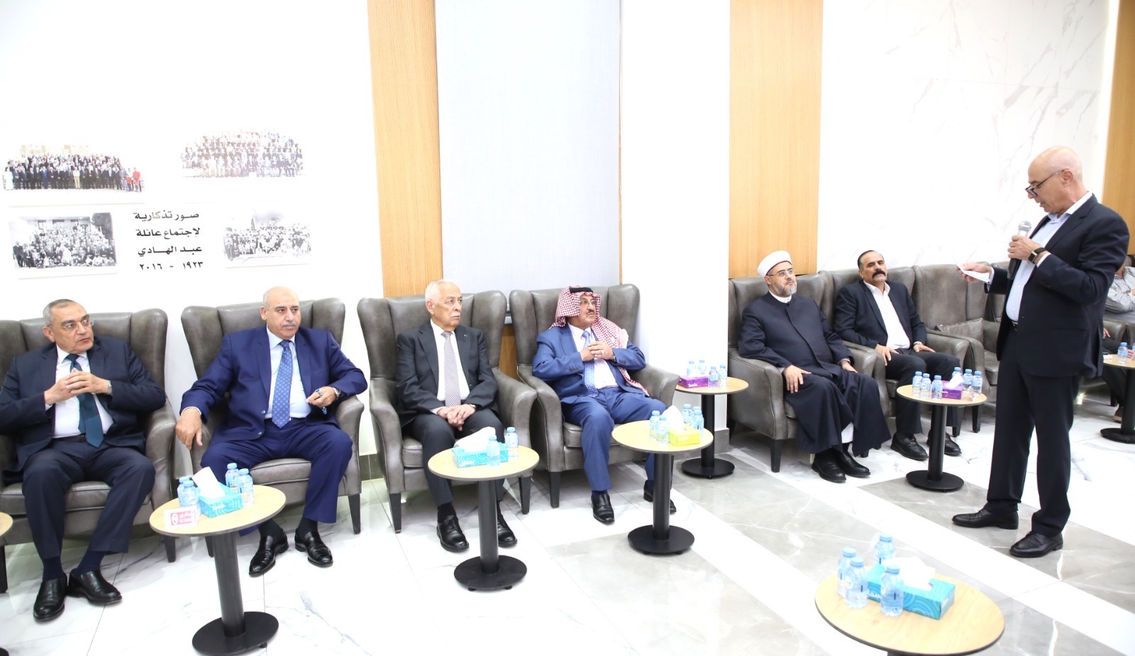 مندوبا عن الملك وولي العهد.. العيسوي يعزي الصرايرة والديك