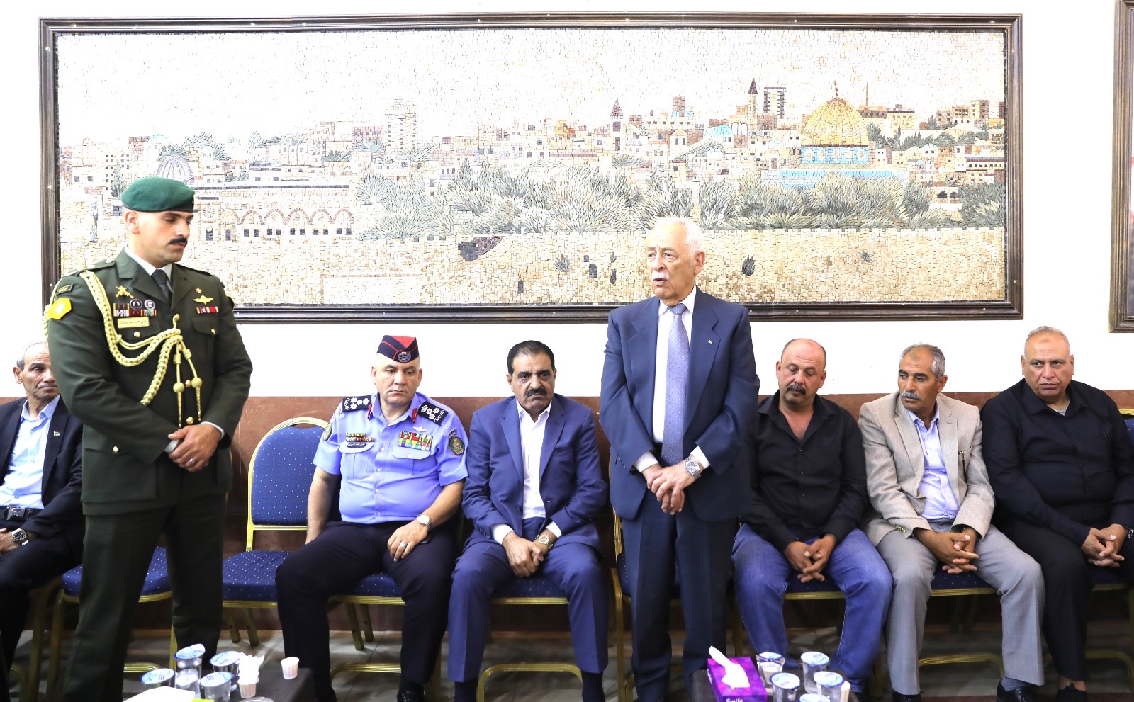 مندوبا عن الملك وولي العهد.. العيسوي يعزي بوفاة الشاب الدماسي إثر حادثة المدرج الروماني وينقل تمنياتهما بالشفاء للمصاب طريش