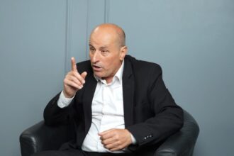 إنهم يقودون البلد إلى الهاوية... أليس هناك من مُعتصم؟!!