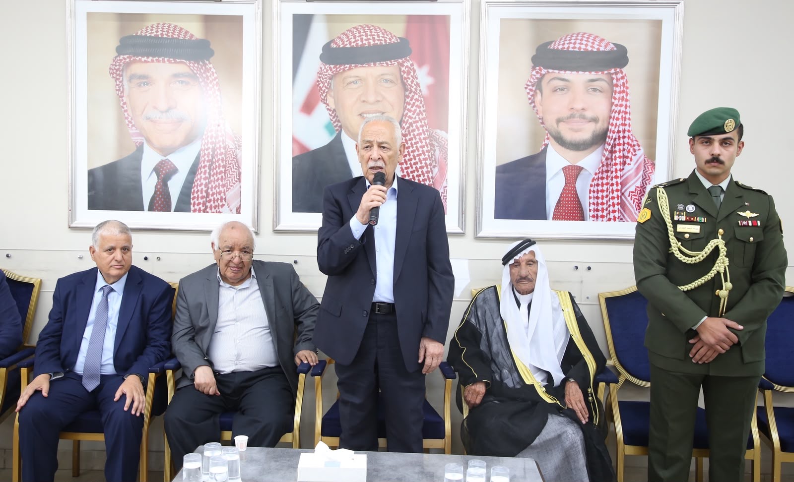 مندوبا عن الملك وولي العهد.. العيسوي يعزي عشيرة المعايطة