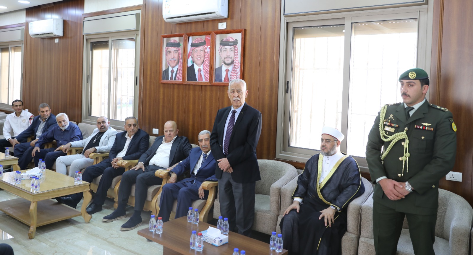 مندوبا عن الملك وولي العهد.. العيسوي يعزي عشيرة الخشاشنة
