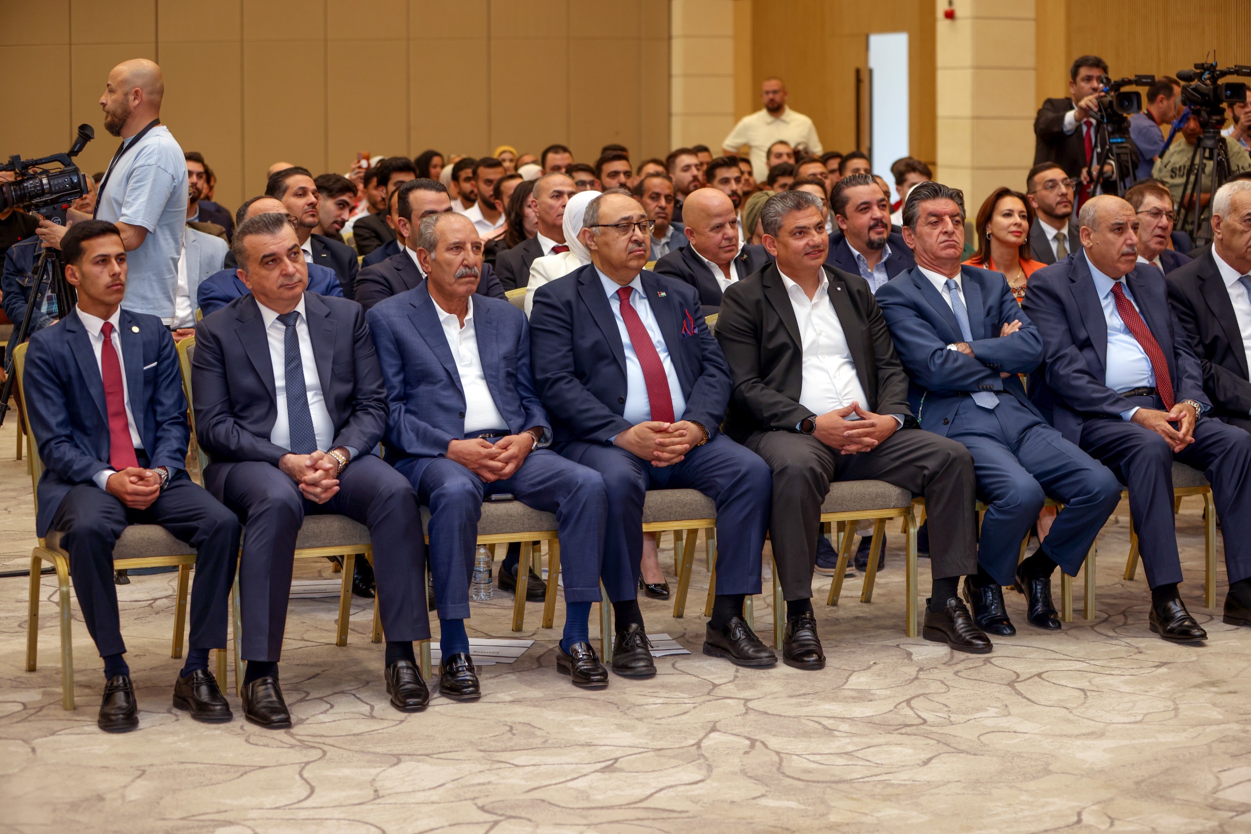 القاضي يرعى حفل تكريم الفائزين من طلبة حزب الميثاق في انتخابات مجلس شباب 21
