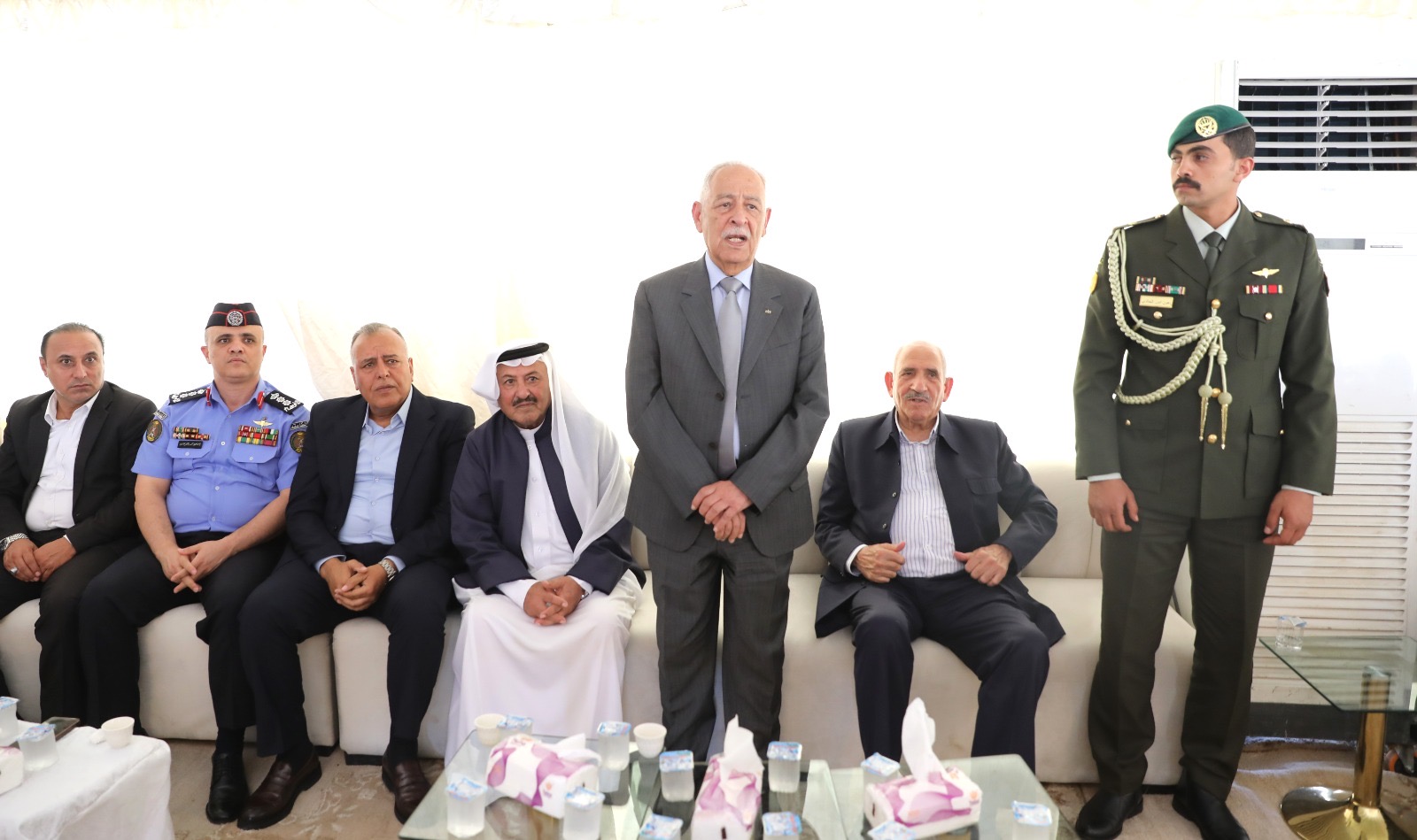 مندوبا عن الملك وولي العهد.. العيسوي يعزي المعايعة وعكروش