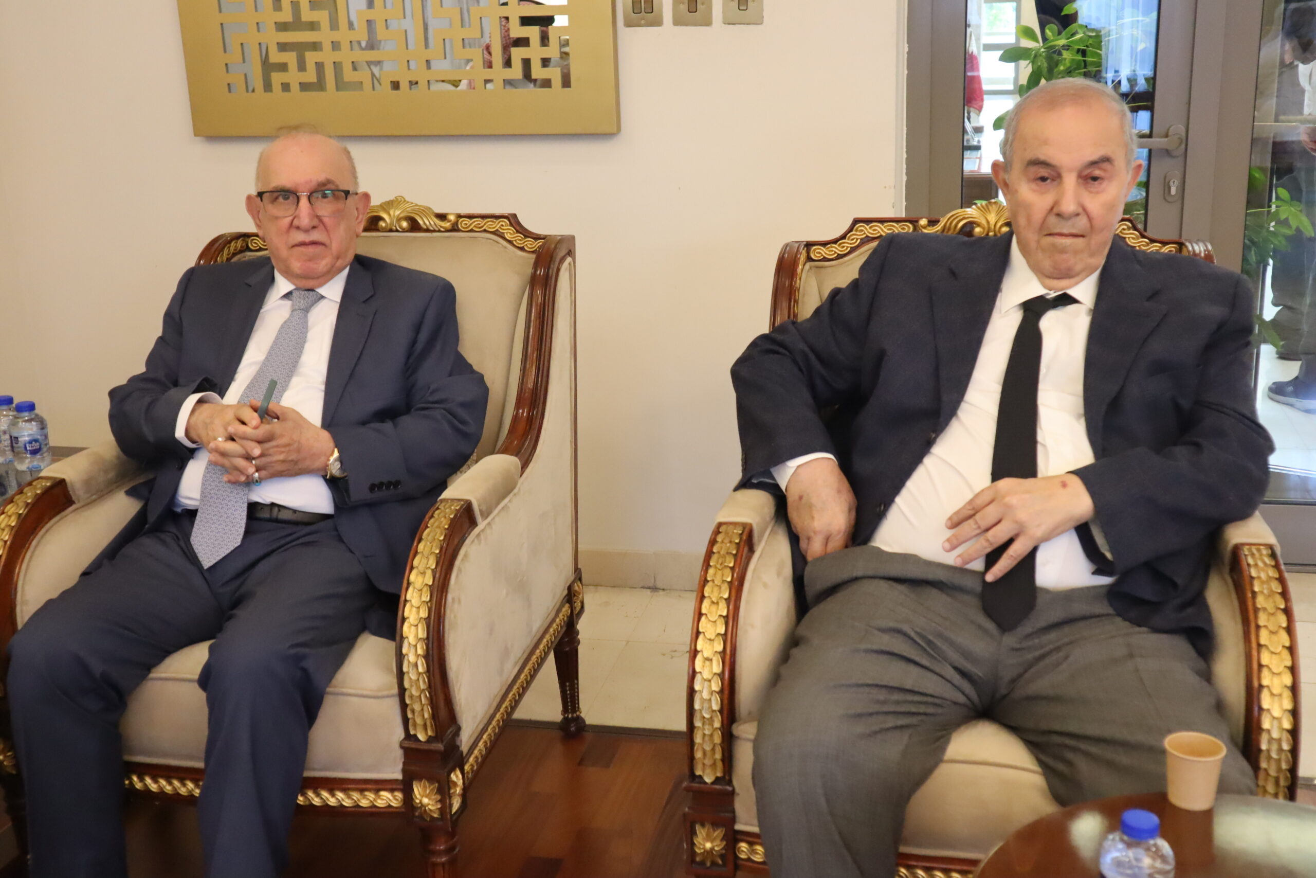 سفارة قطر في الأردن تستقبل المعزين بوفاة الأمير الوالد الشيخ حمد بن خليفة آل ثاني