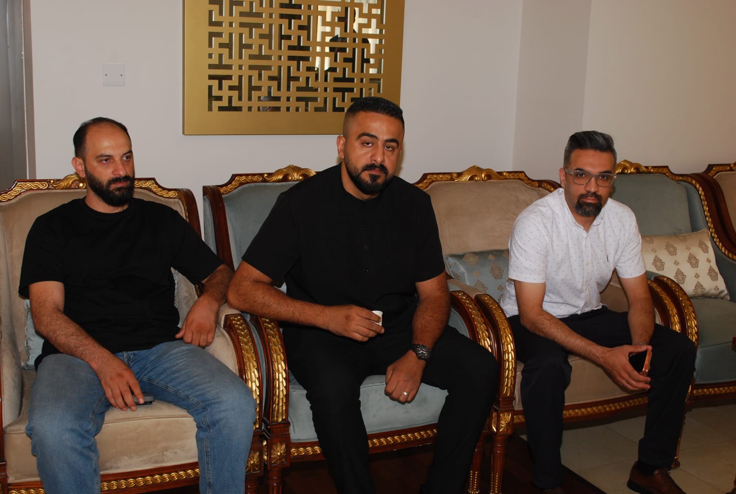 سفارة قطر في الأردن تستقبل المعزين بوفاة الأمير الوالد الشيخ حمد بن خليفة آل ثاني