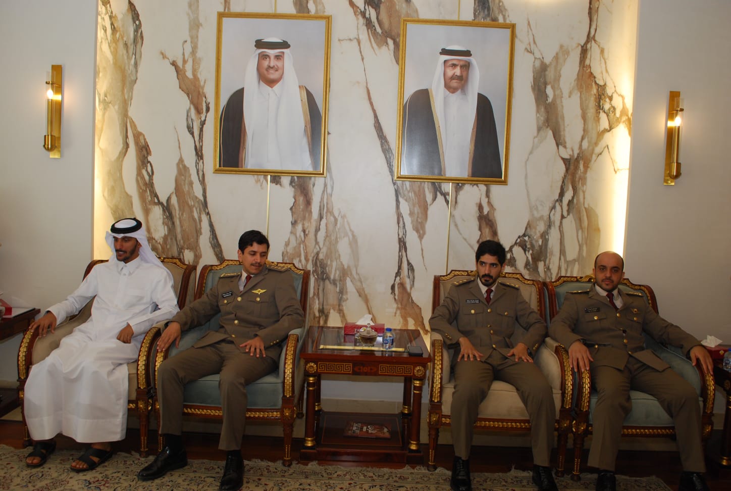 سفارة قطر في الأردن تستقبل المعزين بوفاة الأمير الوالد الشيخ حمد بن خليفة آل ثاني