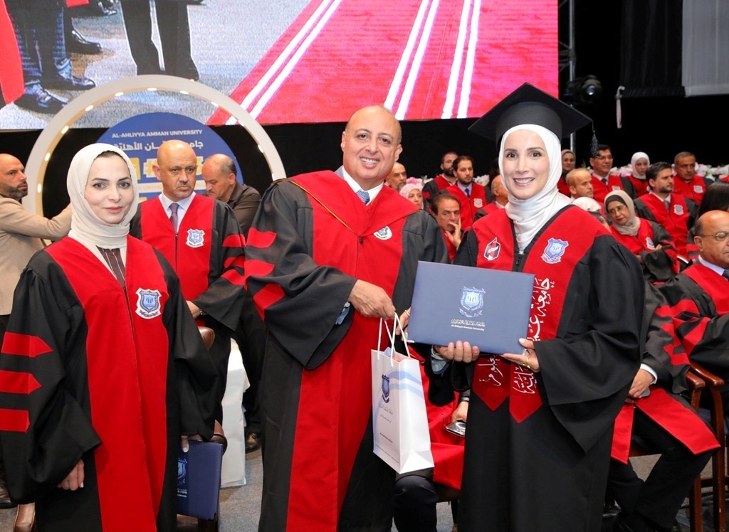 بالصور.. د.الحوراني يرعى احتفال عمان الاهلية لليوم الثاني بتخريج طلبة الفصل الثاني من الفوج 33
