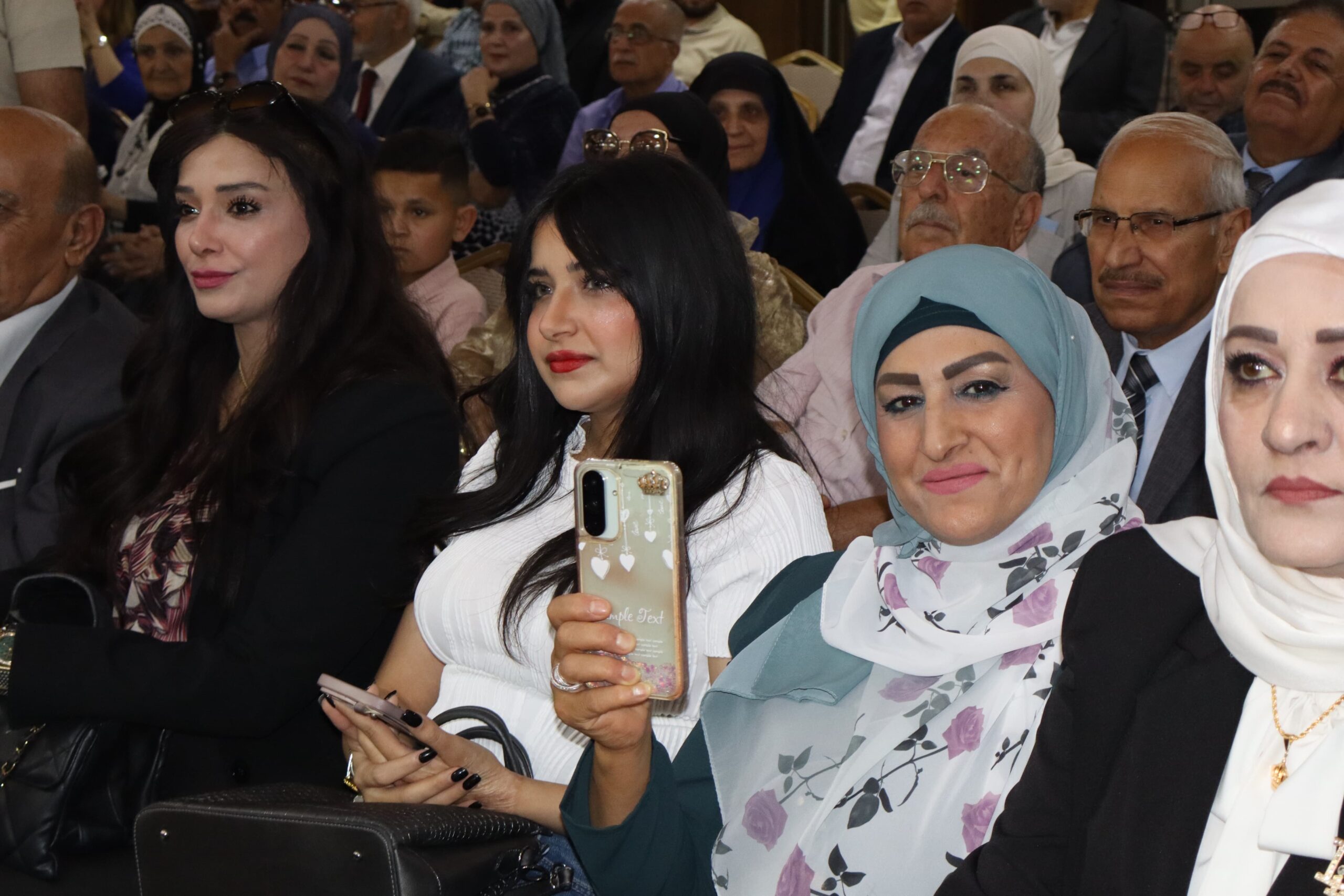 "اتحاد الكتاب" يكرّم عددا من الصحافيين والعاملين بالإعلام