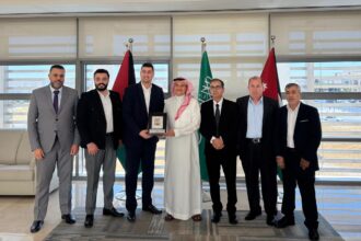 جمعية السياحة والسفر الأردنية تبحث مع السفير السعودي تعزيز التعاون السياحي بين البلدين