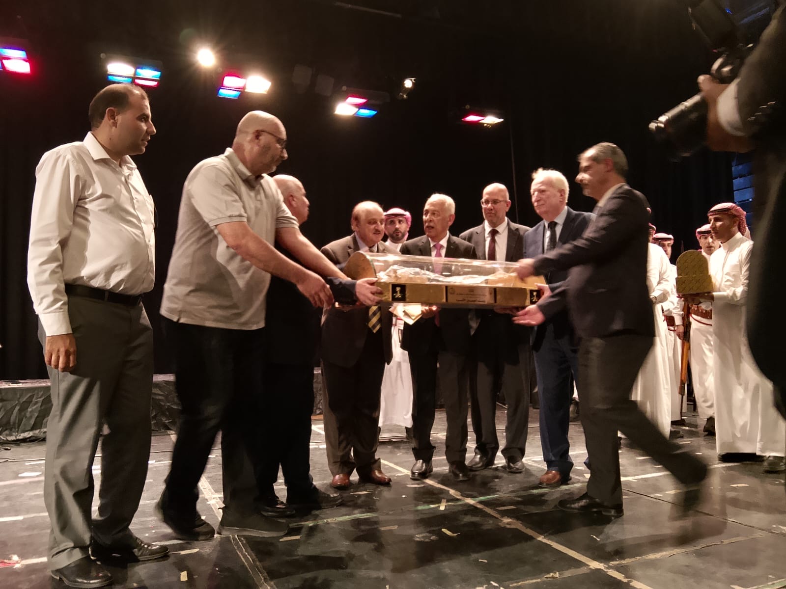 ملتقى معان الثقافي يحتفي بالأعياد الوطنية تحت شعار " تاريخ نحكيه ... ووطن نفديه " برعاية رئيس الديوان الملكي الهاشمي يوسف العيسوي