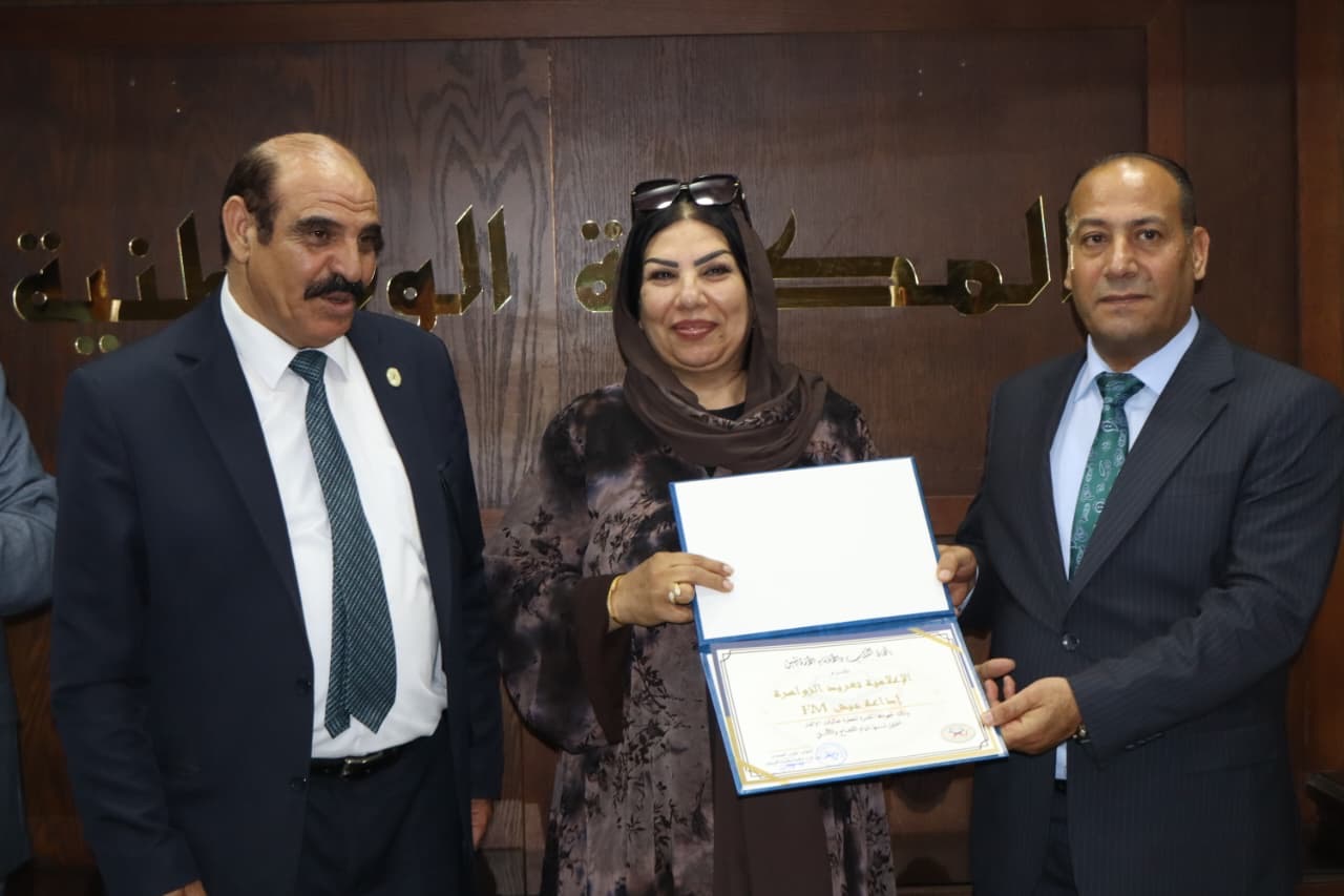"اتحاد الكتاب" يكرّم عددا من الصحافيين والعاملين بالإعلام