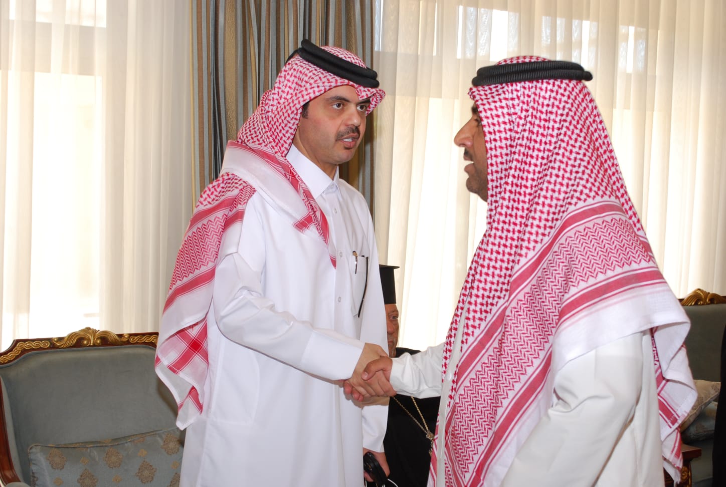 سفارة قطر في الأردن تستقبل المعزين بوفاة الأمير الوالد الشيخ حمد بن خليفة آل ثاني
