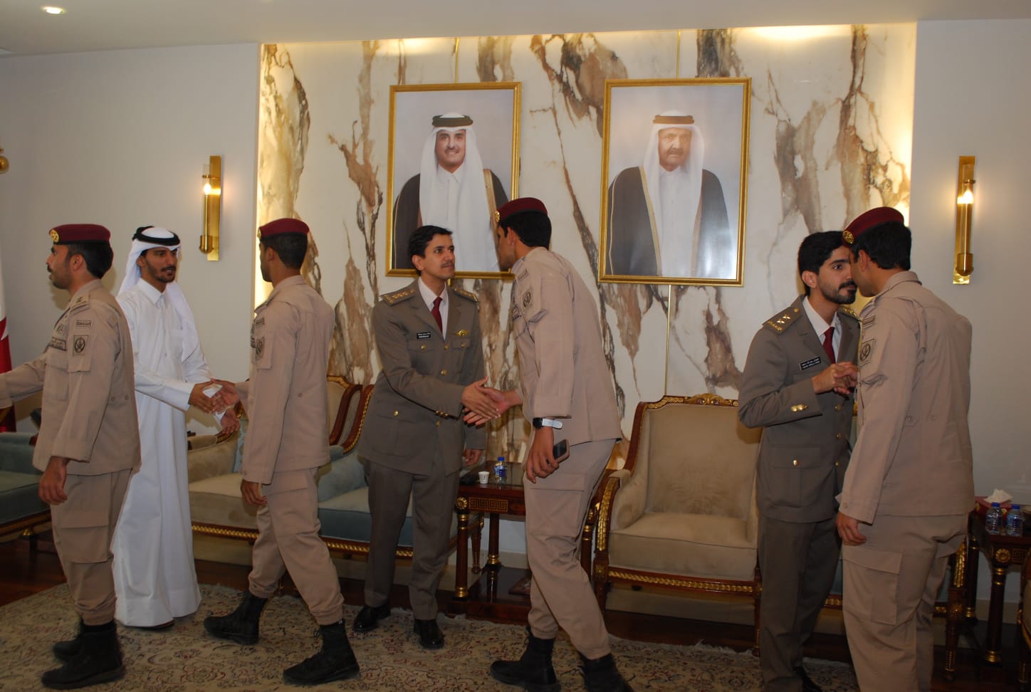 سفارة قطر في الأردن تستقبل المعزين بوفاة الأمير الوالد الشيخ حمد بن خليفة آل ثاني