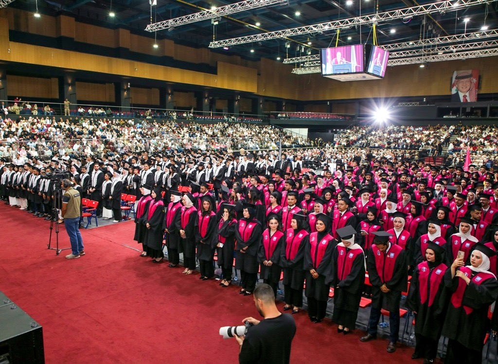 صورة حول : بالصور ... أ.د.ساري حمدان يرعى اليوم الأول لإحتفال عمان الأهلية بتخريج طلبتها للفصل الثاني من الفوج 33 بالصور ... أ.د.ساري حمدان يرعى اليوم الأول لإحتفال عمان الأهلية بتخريج طلبتها للفصل الثاني من الفوج 33