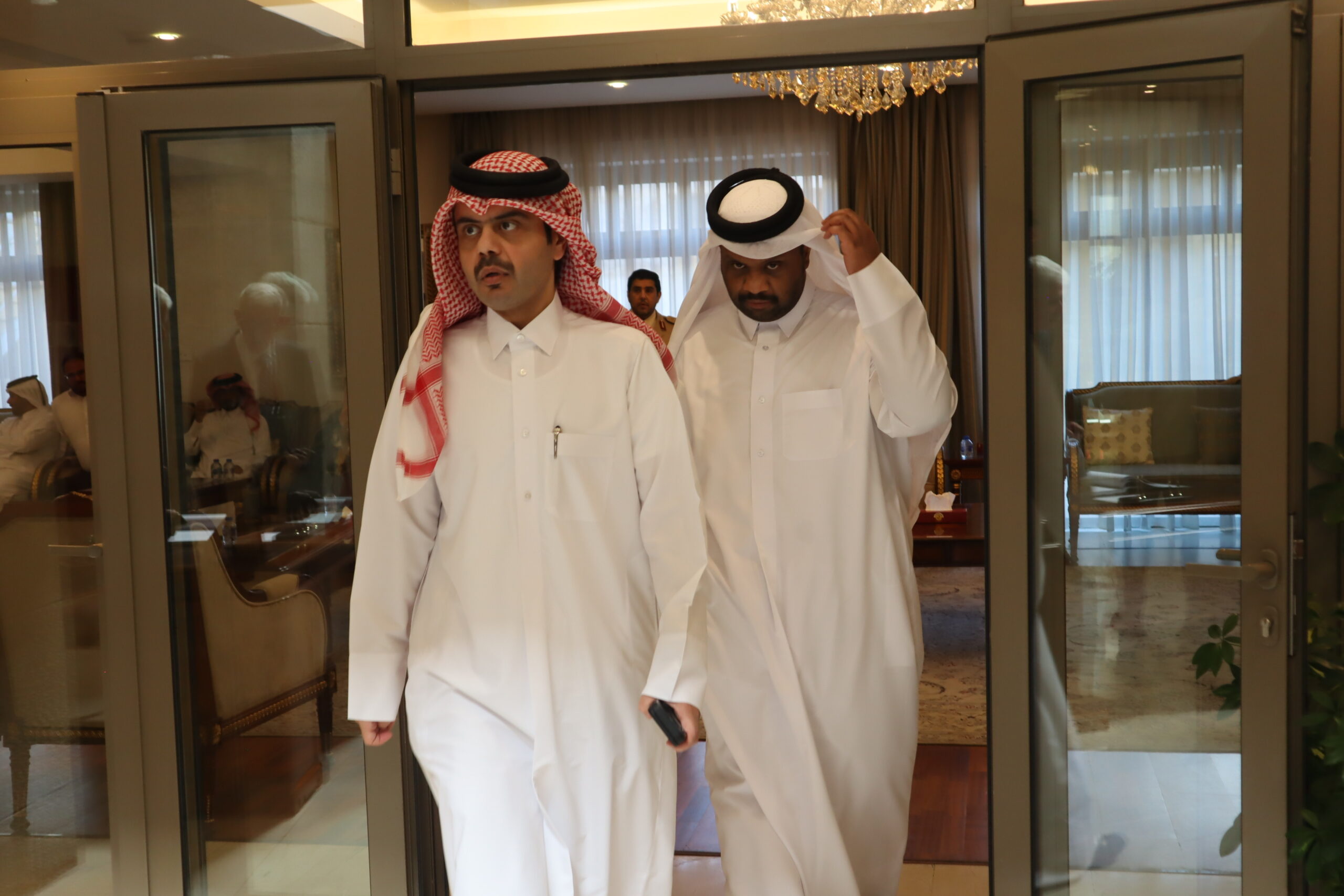 سفارة قطر في الأردن تستقبل المعزين بوفاة الأمير الوالد الشيخ حمد بن خليفة آل ثاني
