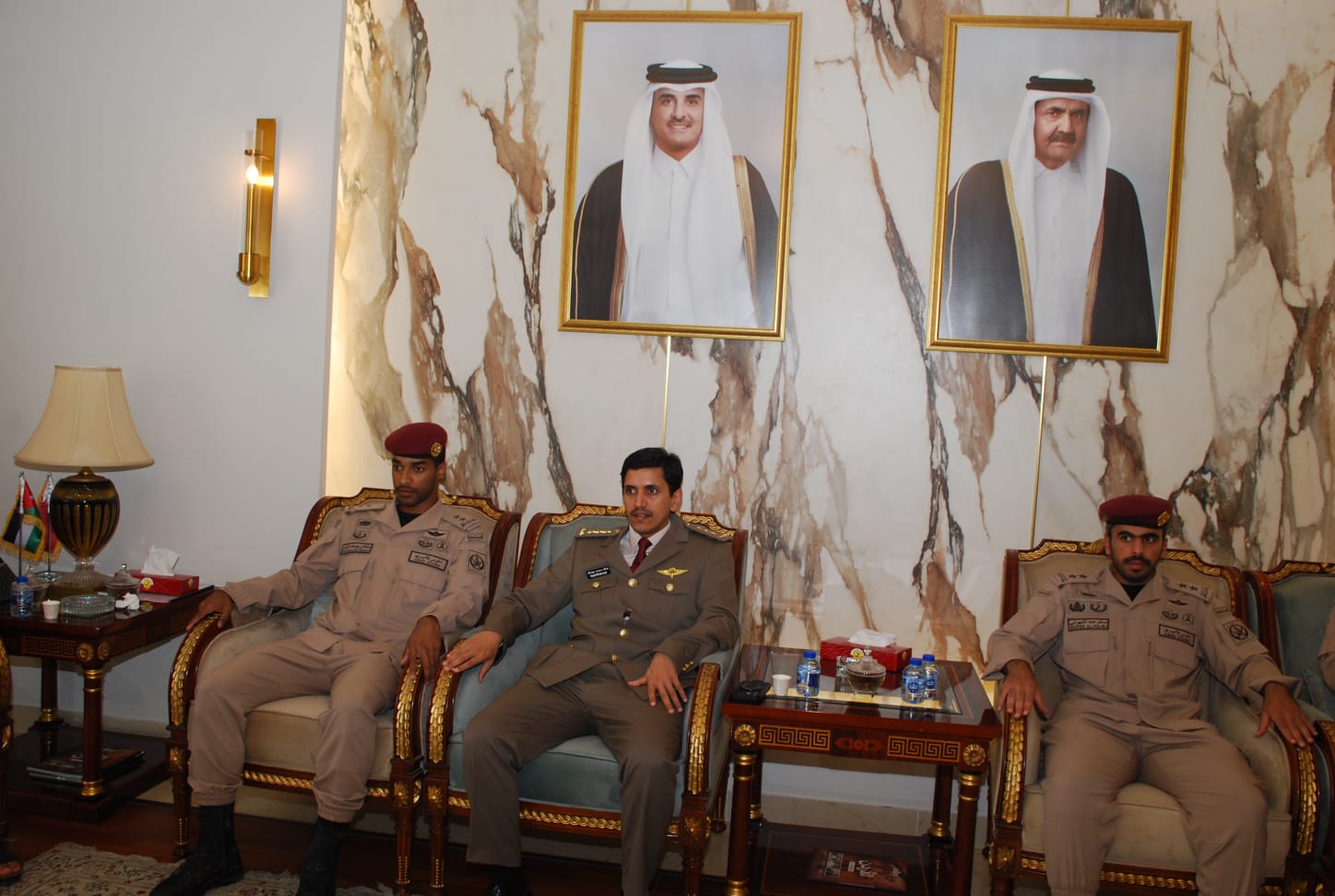 سفارة قطر في الأردن تستقبل المعزين بوفاة الأمير الوالد الشيخ حمد بن خليفة آل ثاني