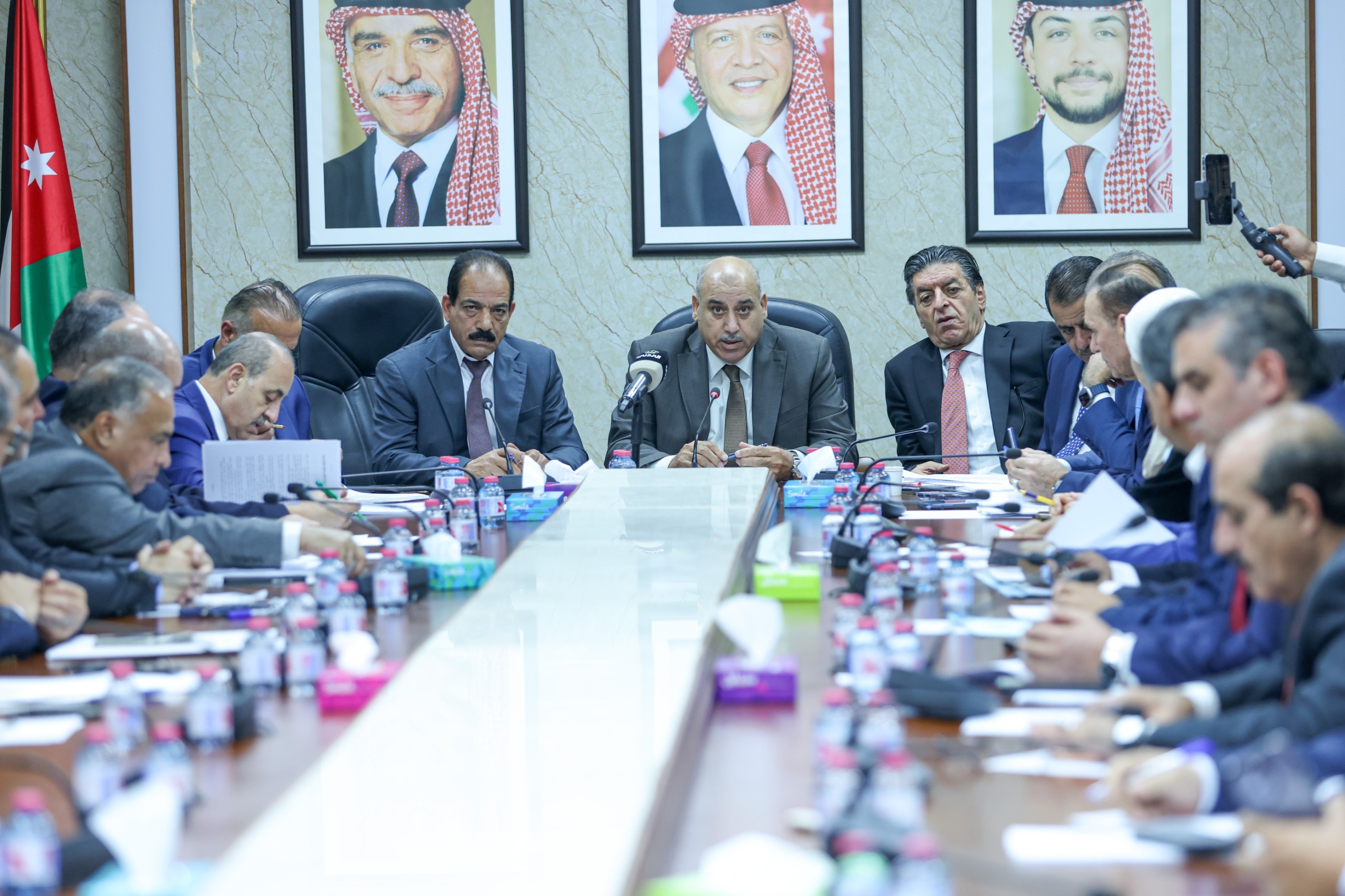 صورة حول : القاضي: تحقيق مصالح الوطن والمواطنين غايتنا لدى مناقشة القوانين القاضي: تحقيق مصالح الوطن والمواطنين غايتنا لدى مناقشة القوانين