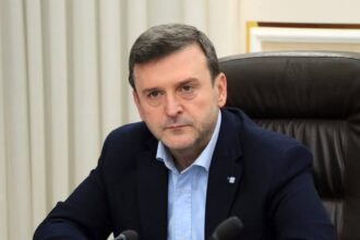 العمري يطالب بإعادة النظر بأسعار المشتقات النفطية للشهر المقبل مراعاةً للظروف الاقتصادية