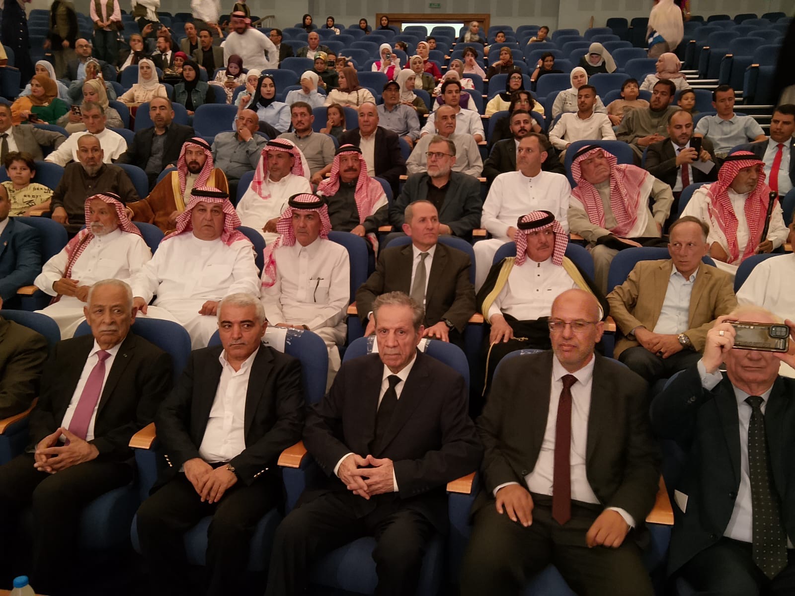 ملتقى معان الثقافي يحتفي بالأعياد الوطنية تحت شعار " تاريخ نحكيه ... ووطن نفديه " برعاية رئيس الديوان الملكي الهاشمي يوسف العيسوي