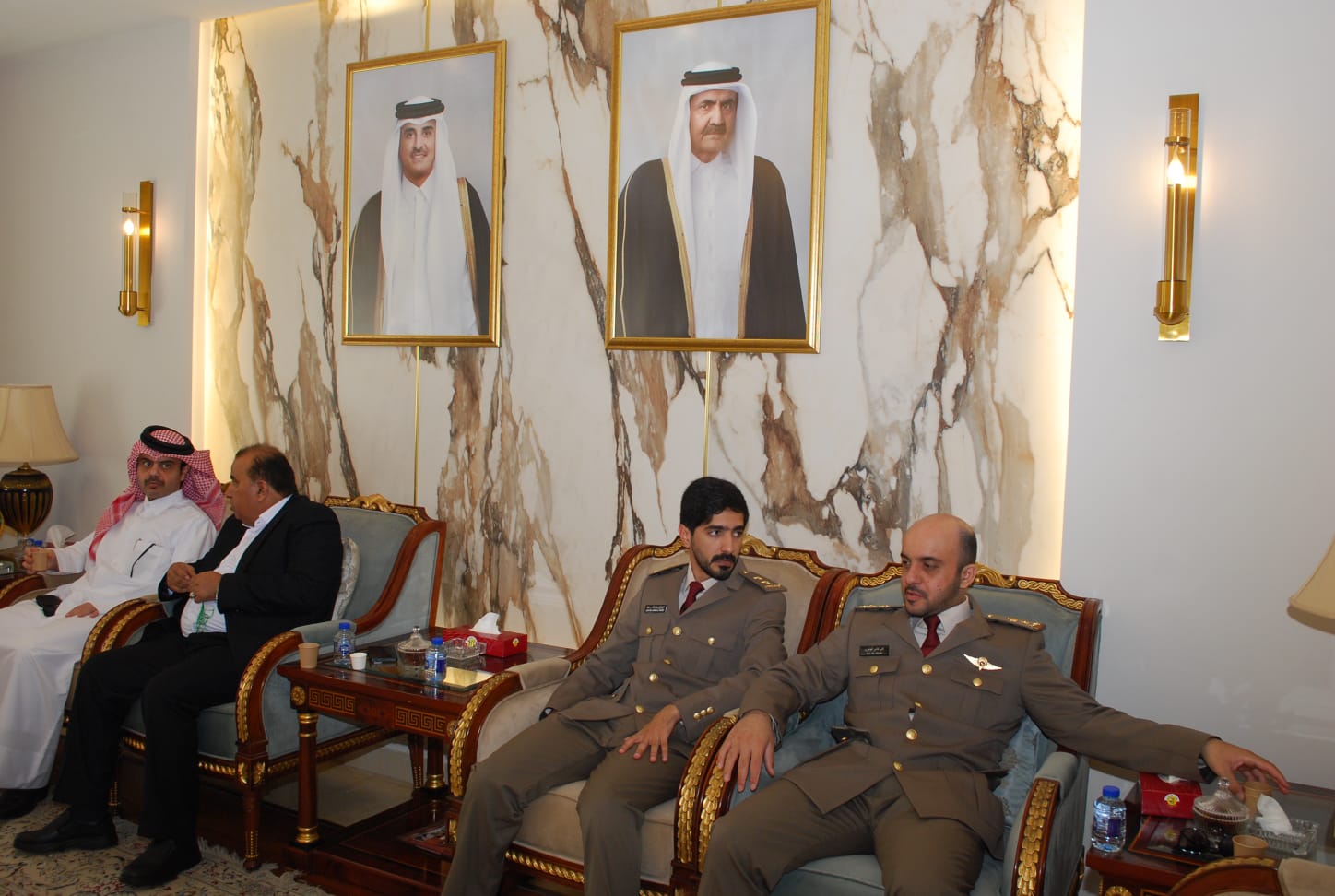 سفارة قطر في الأردن تستقبل المعزين بوفاة الأمير الوالد الشيخ حمد بن خليفة آل ثاني