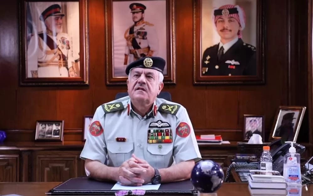 صورة حول : اللواء الركن يوسف أحمد الحنيطي.. حين يلتقي السيف بالقلم في خدمة الوطن اللواء الركن يوسف أحمد الحنيطي.. حين يلتقي السيف بالقلم في خدمة الوطن