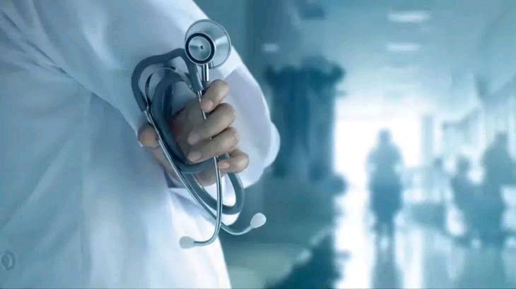صورة حول : جهود إنسانية مميزة لطبيب الطوارئ د. ثامر فايز في القاعة الخضراء جهود إنسانية مميزة لطبيب الطوارئ د. ثامر فايز في القاعة الخضراء