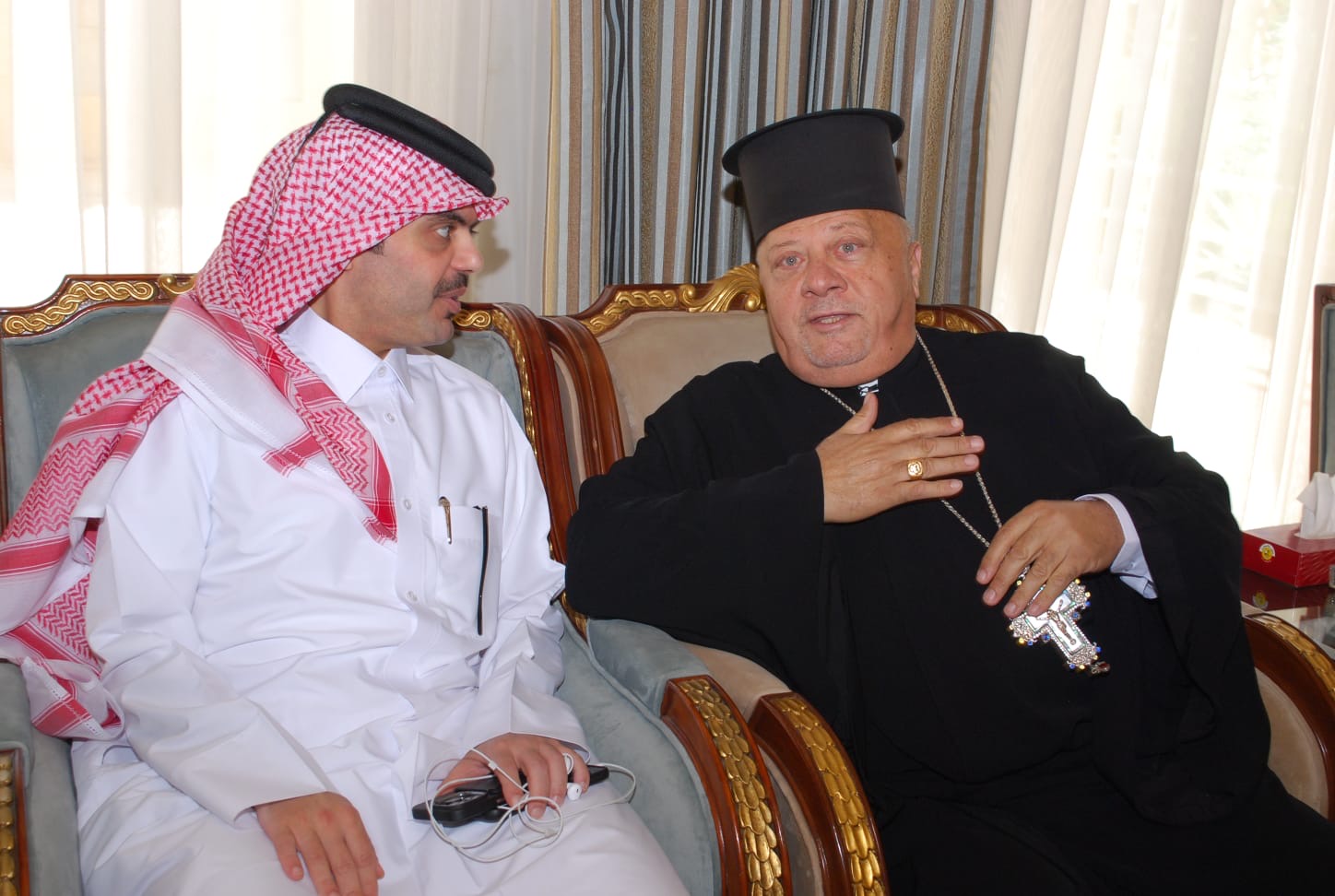 سفارة قطر في الأردن تستقبل المعزين بوفاة الأمير الوالد الشيخ حمد بن خليفة آل ثاني