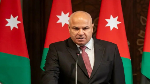 صورة حول : مصدر حكومي: رئيس الوزراء يطلب استقالة وزير العمل بسبب تضارب مصالح مصدر حكومي: رئيس الوزراء يطلب استقالة وزير العمل بسبب تضارب مصالح