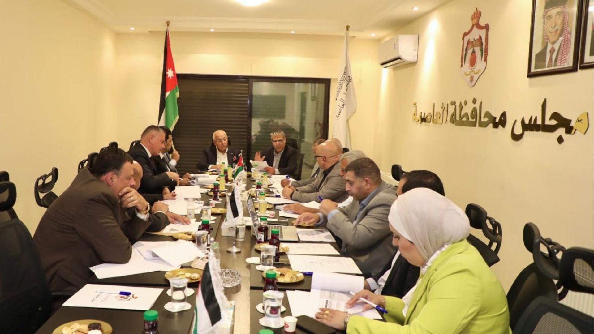 مجلس محافظة العاصمة يستعرض نتائج دراسة حول أثر اللامركزية في التنمية