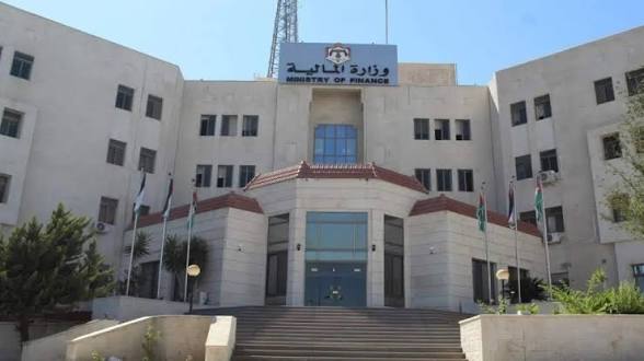 صورة حول : الحكومة الأردنية ملتزمة بوضع الدين في مسار تنازلي كنسبة من الناتج المحلي الإجمالي إلى ما دون 80% من الناتج المحلي الإجمالي الحكومة الأردنية ملتزمة بوضع الدين في مسار تنازلي كنسبة من الناتج المحلي الإجمالي إلى ما دون 80% من الناتج المحلي الإجمالي