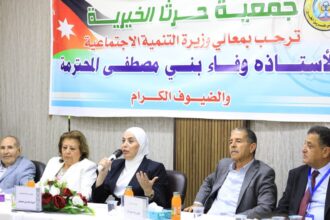 بني مصطفى تتفقد مشاريع تنموية وتسلم مساكن للأسر المحتاجة