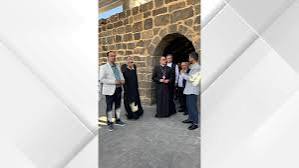 المطران إياد الطوال يزور مدينة أم الجمال الأثرية
