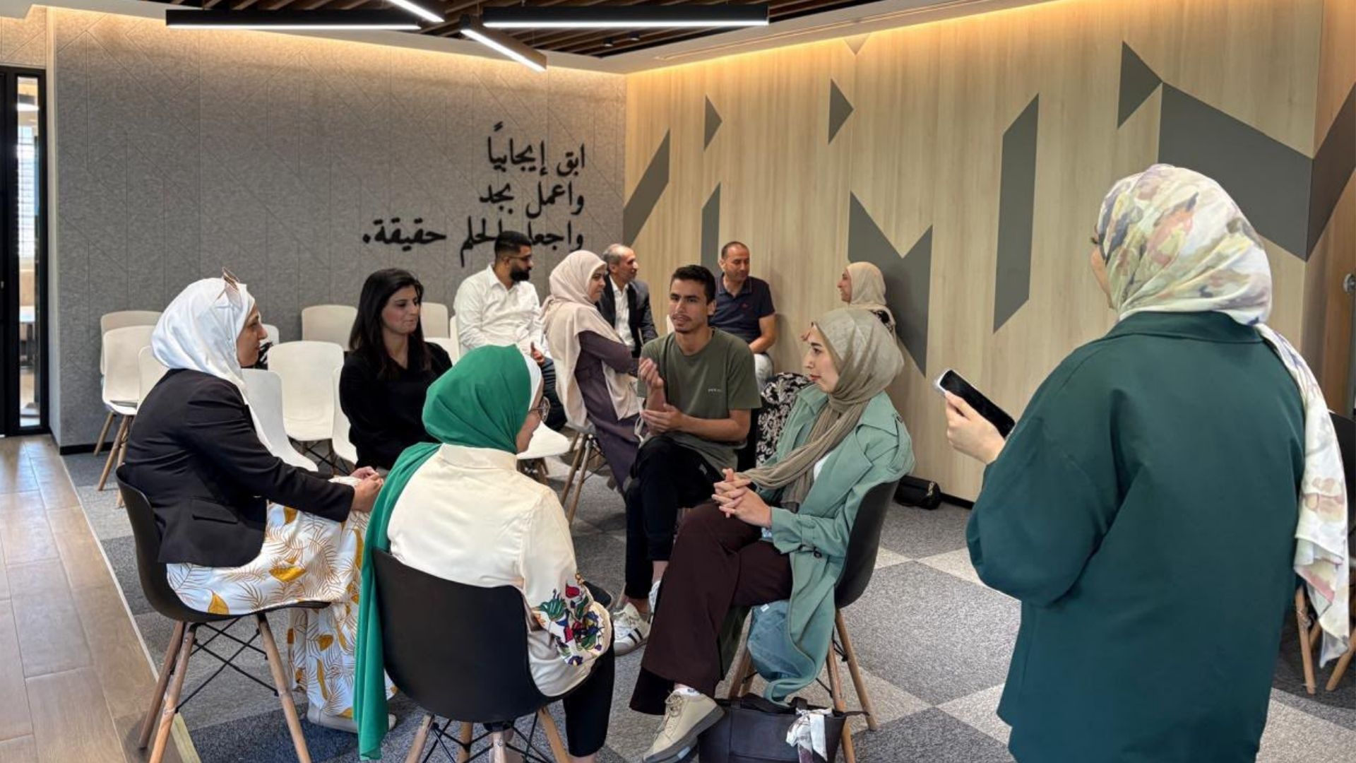 صورة حول : الاقتصاد الرقمي تؤهل مدربين لنشر مهارات الذكاء الاصطناعي الاقتصاد الرقمي تؤهل مدربين لنشر مهارات الذكاء الاصطناعي
