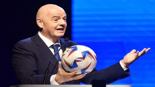 إنفانتينو يلمّح لتوسيع كأس العالم إلى 64 فريقا