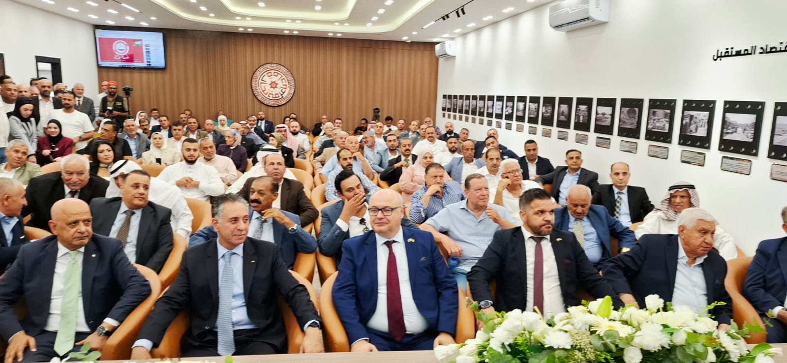 صورة حول : وزير الصناعة يفتتح المبنى الجديد لغرفة تجارة مادبا وزير الصناعة يفتتح المبنى الجديد لغرفة تجارة مادبا