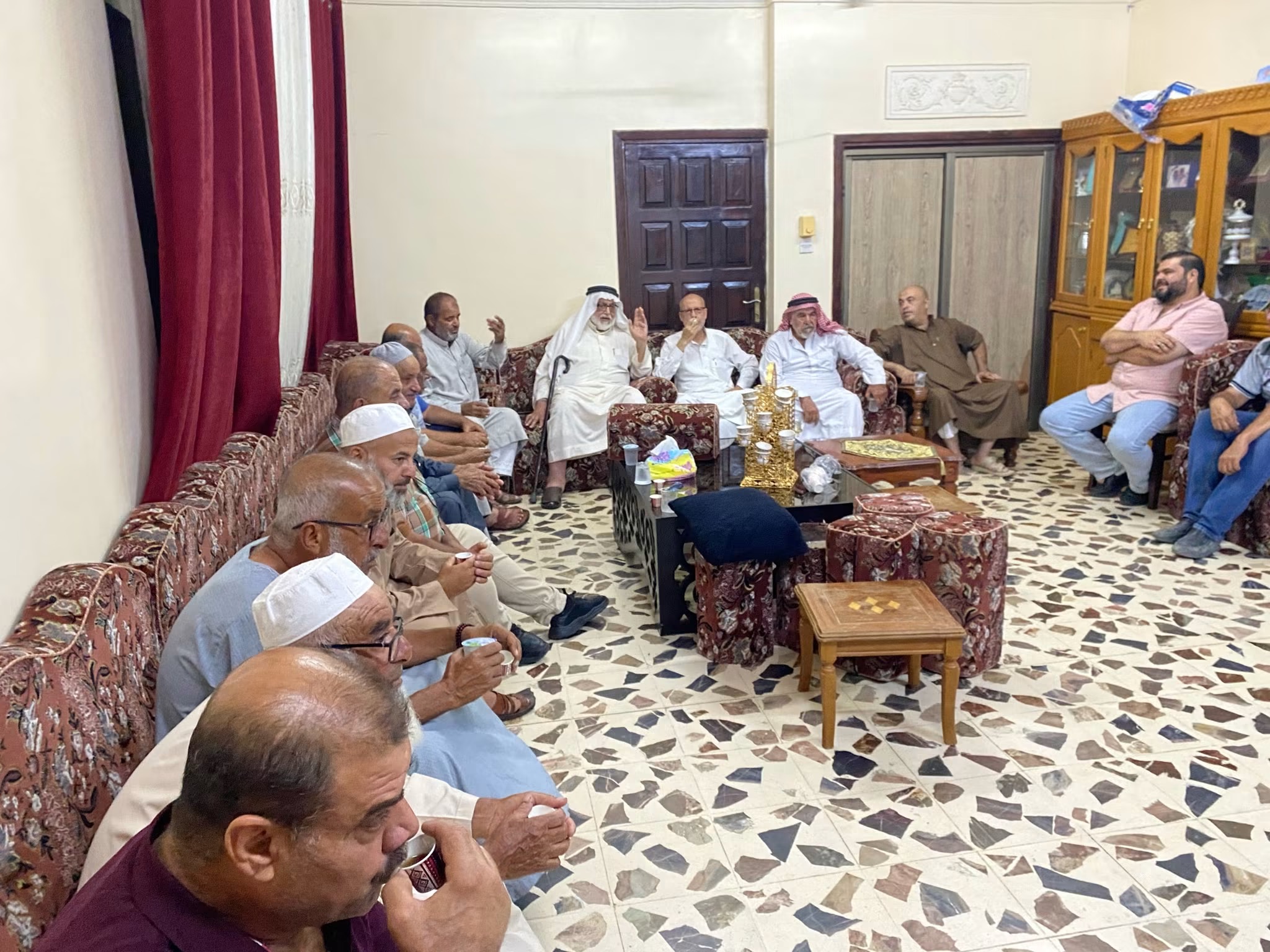 عشيرة الرياطي تؤكد ثقتها بالقضاء وتجدد الولاء للقيادة الهاشمية