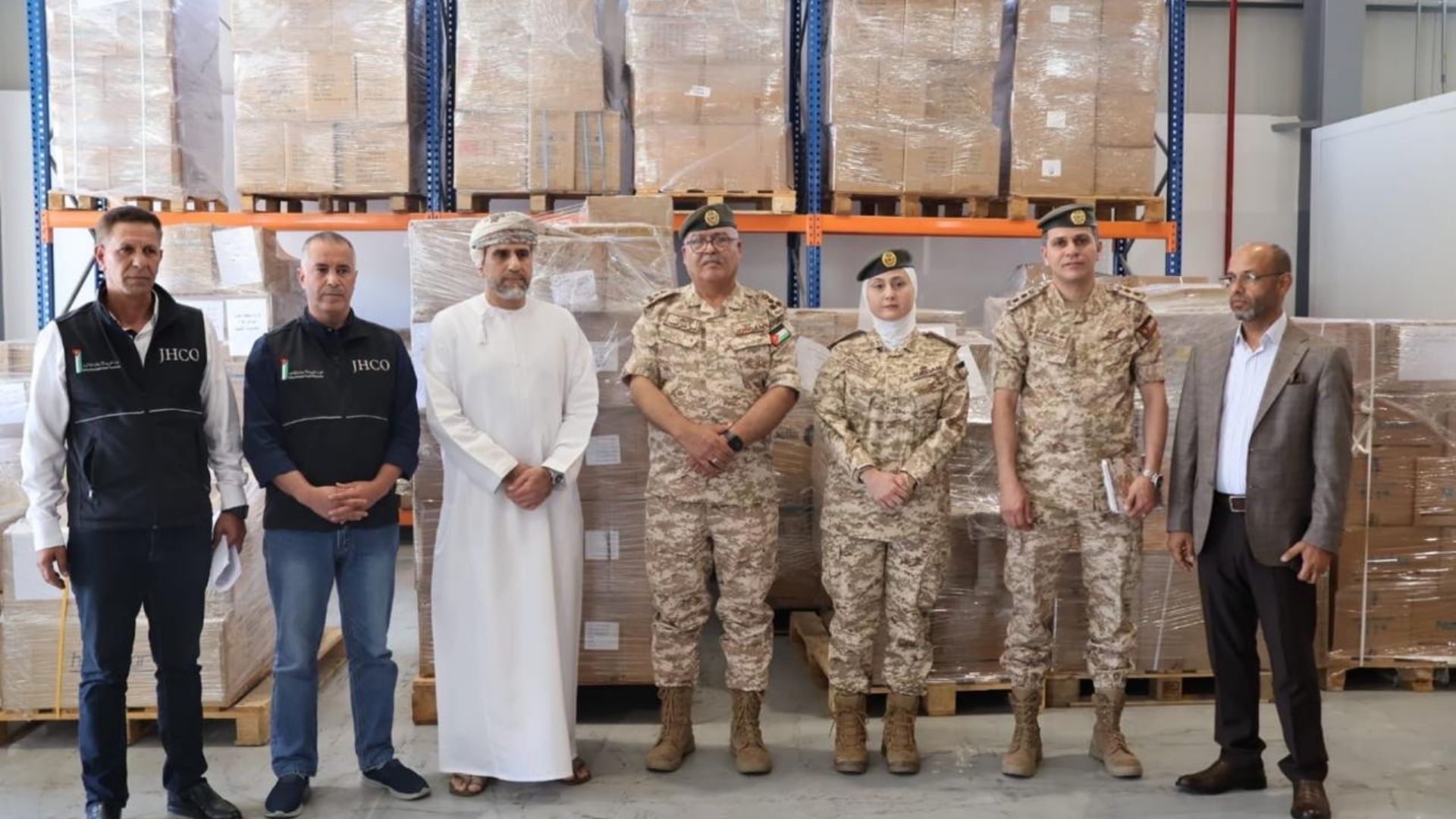 صورة حول : سلطنة عُمان تقدم مساعدات طبية لدعم المستشفيات الميدانية الأردنية في غزة سلطنة عُمان تقدم مساعدات طبية لدعم المستشفيات الميدانية الأردنية في غزة