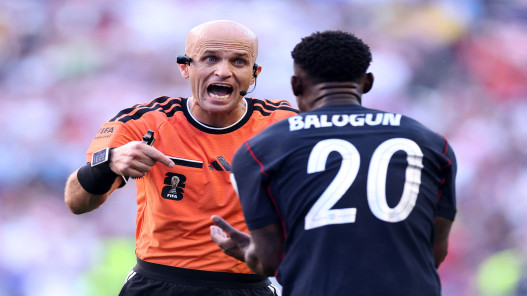 المخادمة بين أعلى الحكام تقييماً في دور الـ16 من كأس العالم