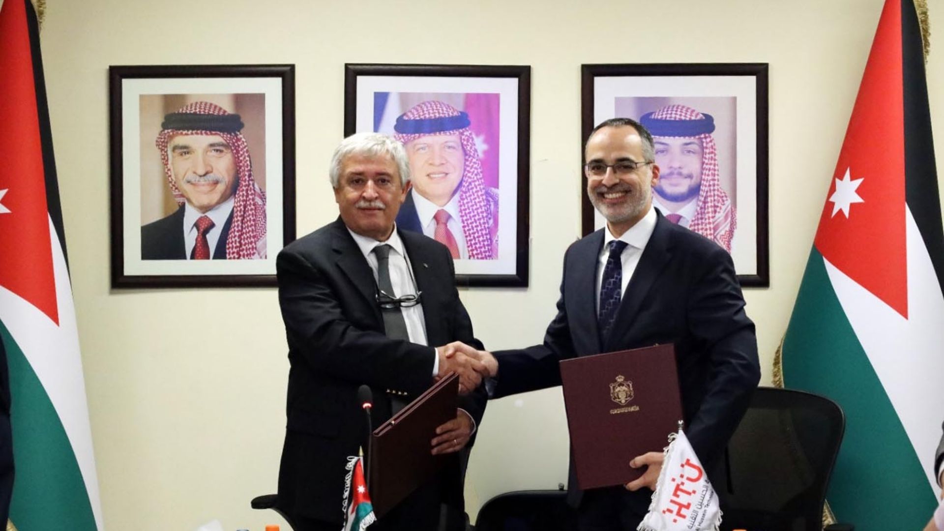 وزارة النقل وجامعة الحسين التقنية توقعان مذكرة لتطوير المستودع الوطني لبيانات النقل