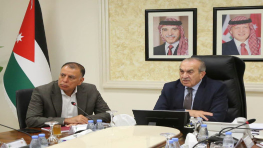 صورة حول : الأشغال والداخلية: تطوير المعابر الحدودية أولوية لخدمة الاقتصاد والأمن الأشغال والداخلية: تطوير المعابر الحدودية أولوية لخدمة الاقتصاد والأمن