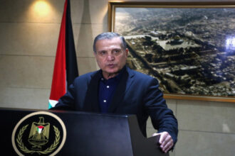 أبو ردينة: الاحتلال لن يفرض شرعية لجرائمه في فلسطين