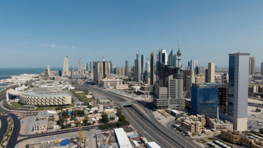 صورة حول : الجيش الكويتي: الدفاعات الجوية تتصدى لصواريخ ومسيّرات معادية الجيش الكويتي: الدفاعات الجوية تتصدى لصواريخ ومسيّرات معادية