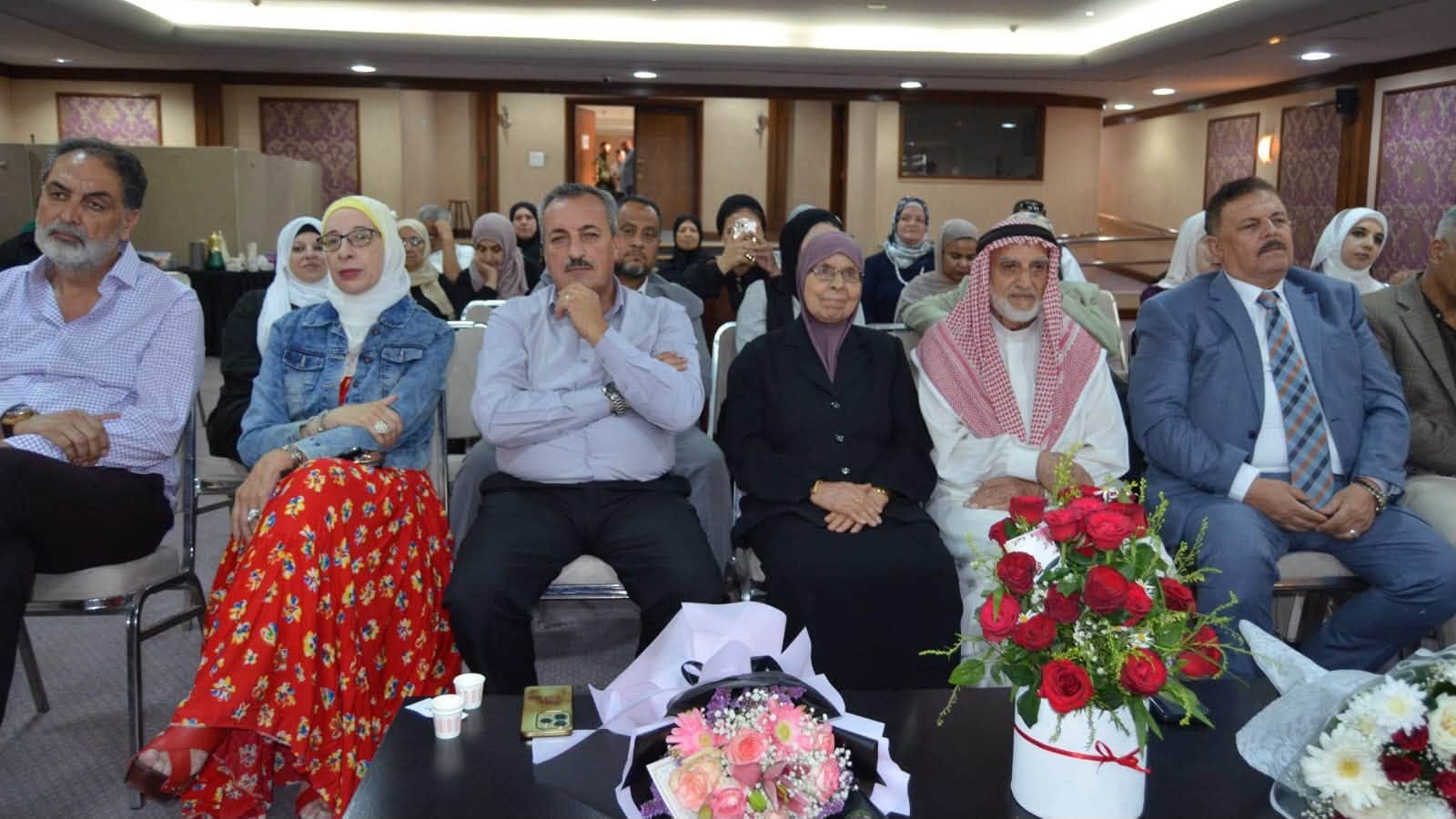صورة حول : الزرقاء تحتضن إشهار كتاب "موانئ البوح" الزرقاء تحتضن إشهار كتاب "موانئ البوح"