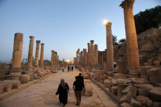ارتيموس يحتضن أمسية شعرية في مهرجان جرش