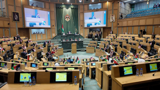 صورة حول : الكساسبة يؤدي اليمين الدستورية نائبًا عن العقبة الأحد الكساسبة يؤدي اليمين الدستورية نائبًا عن العقبة الأحد