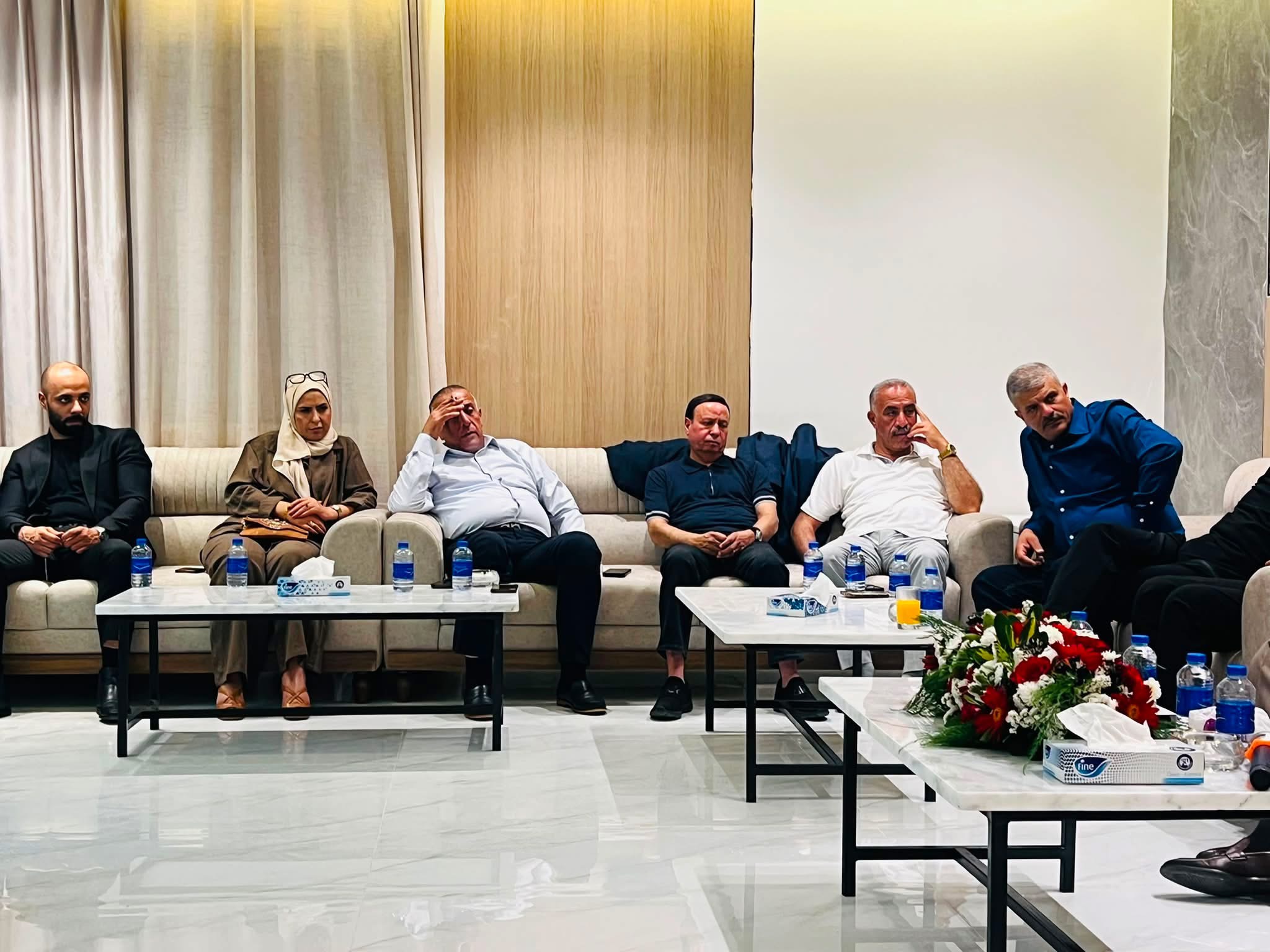 حزب عزم وأعضاء الحكومة في حوار موسع بالبحر الميت