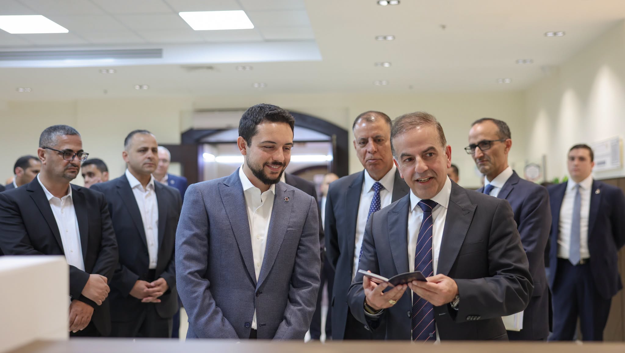 ولي العهد يؤكد أهمية تكثيف التوعية بخدمات تطبيق سند